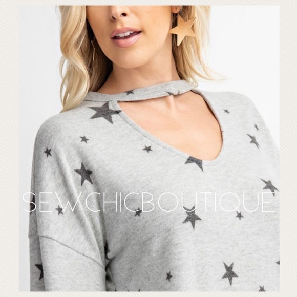 Choker Neck Brushed Star Print Knit Top - Picture 3 of 8